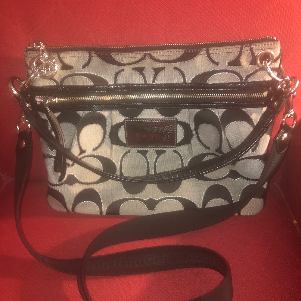 Coach Poppy Crossbody(medium)
